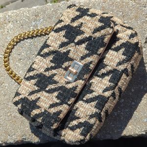 8.5" Bag, Purse, Pocketbook Tan, Black, and Shiny Threads with a Gold Chain